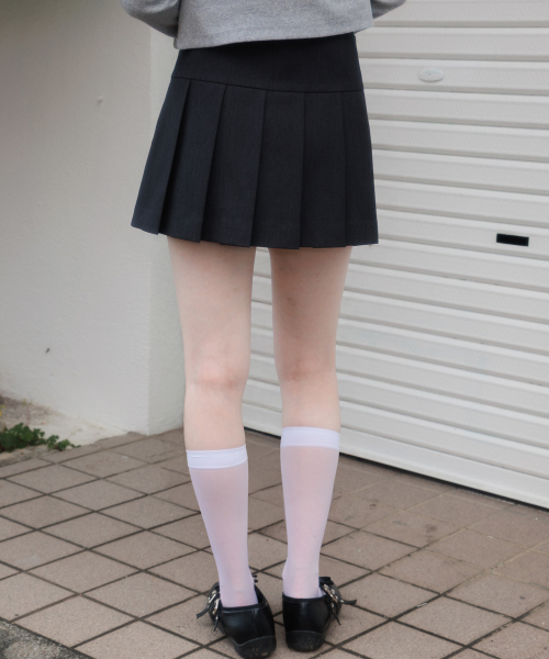 ROSEFRANTZ（ロゼフランツ）の「Double Buckle Pleat Mini Skirt [Charcoal]（スカート・レディース・チャコールグレー・SMALL/MEDIUM）」の7枚目の写真