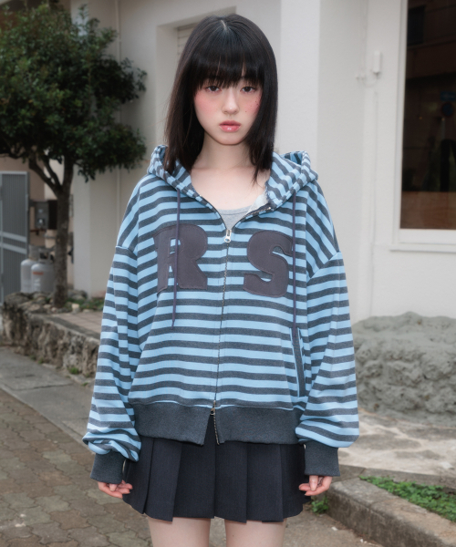 ROSEFRANTZ（ロゼフランツ）の「Double Buckle Pleat Mini Skirt [Charcoal]（スカート・レディース・チャコールグレー・SMALL/MEDIUM）」の8枚目の写真