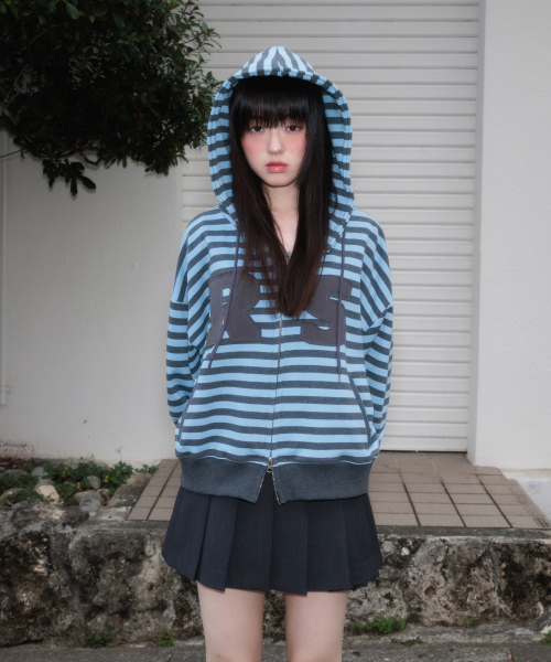 ROSEFRANTZ（ロゼフランツ）の「Double Buckle Pleat Mini Skirt [Charcoal]（スカート・レディース・チャコールグレー・SMALL/MEDIUM）」の9枚目の写真