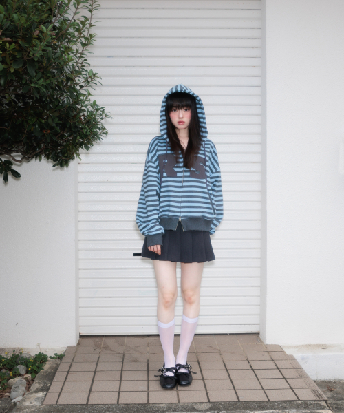 ROSEFRANTZ（ロゼフランツ）の「Double Buckle Pleat Mini Skirt [Charcoal]（スカート・レディース・チャコールグレー・SMALL/MEDIUM）」の10枚目の写真