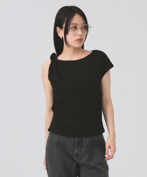 Ray BEAMS(レイビームス)の「アシンメトリー オフショルダー Tシャツ(Tシャツ/カットソー・レディース・ライトグレー/ブラック・ONE SIZE)」の1枚目の写真