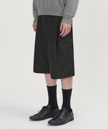 TOFFEE（トフィー）の「ワンタックストライプバミューダスラックス（ブラック）（スラックス）」