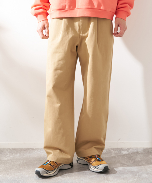 B.C STOCK(ベーセーストック)の「FORHUS ストレートイージーチノ(チノパンツ・メンズ・アイボリー/ベージュ/ネイビー・MEDIUM/LARGE)」の1枚目の写真