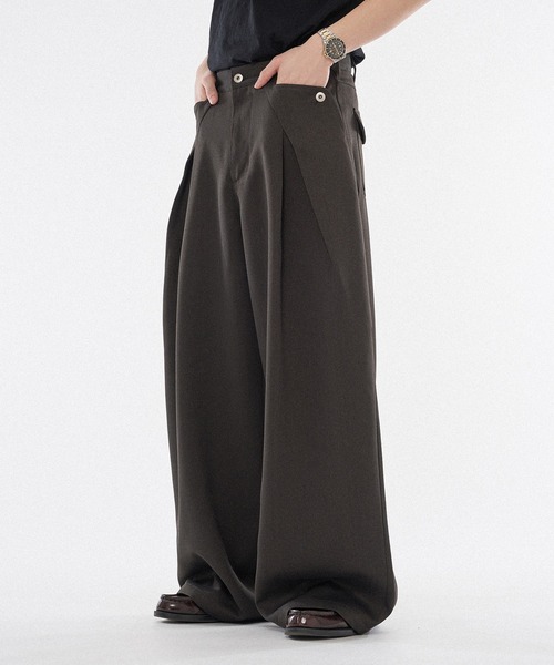 WISH FOR EVER(ウィッシュフォーエバー)の「CROSS TUCK WIDE SLACKS / クロスタックワイドスラックス(スラックス・メンズ・チャコールグレー/ベージュ/ブラウン・MEDIUM/SMALL/LARGE)」の11枚目の写真