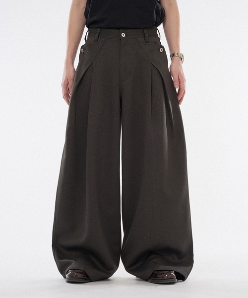 WISH FOR EVER(ウィッシュフォーエバー)の「CROSS TUCK WIDE SLACKS / クロスタックワイドスラックス(スラックス・メンズ・チャコールグレー/ベージュ/ブラウン・MEDIUM/SMALL/LARGE)」の12枚目の写真