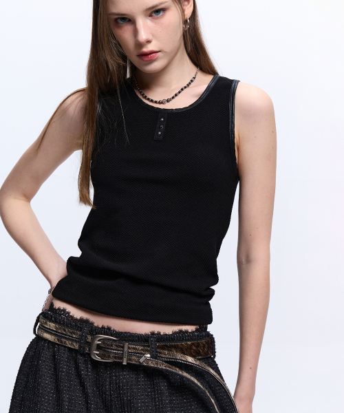 RSSC(アールエスエスシー)の「LEATHER MIXED SLEEVELESS - BLACK(Tシャツ/カットソー・レディース・その他・0/1/2)」の4枚目の写真