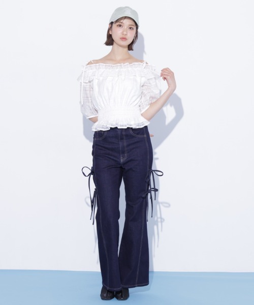 JILL by JILL STUART（ジルバイジルスチュアート）の「サイドリボンフレアデニム（デニムパンツ・レディース・ネイビー/ブルー・MEDIUM/SMALL）」の5枚目の写真