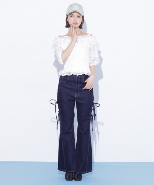 JILL by JILL STUART（ジルバイジルスチュアート）の「サイドリボンフレアデニム（デニムパンツ・レディース・ネイビー/ブルー・MEDIUM/SMALL）」の3枚目の写真