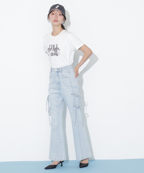 JILL by JILL STUART（ジルバイジルスチュアート）の「サイドリボンフレアデニム（デニムパンツ・レディース・ネイビー/ブルー・MEDIUM/SMALL）」の9枚目の写真