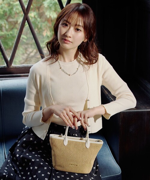 TOCCA(トッカ)の「STELLA BREEZE KNIT プルオーバー(ニット/セーター・レディース・ブラック系/ブルー系/アイボリー系・SMALL/MEDIUM)」の4枚目の写真