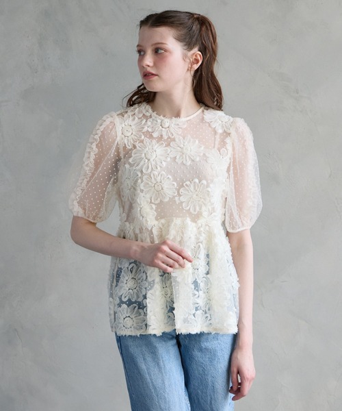 AIMER(エメ)の「フロッキードット×3Dフラワー刺繍バックリボンペプラムブラウス(シャツ/ブラウス・レディース・ベージュ/ブラック・MEDIUM)」の11枚目の写真
