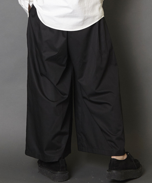 MEMENTISM(メメントイズム)の「ビッグシルエットバギーパンツ ”HAKAMA”(スラックス・メンズ・ブラック/グレー・FREE)」の5枚目の写真