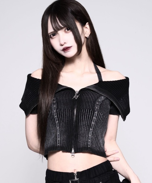REFLEM(レフレム)の「『REFLEM/レフレム』オフショルZIPニットトップス(その他トップス・レディース・チャコールグレー/ブラック・FREE)」の2枚目の写真