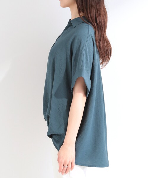 SHOO・LA・RUE(シューラルー)の「【ひんやり/S-LL/洗濯機可】インせず着られる 裾タック スキッパーシャツ(シャツ/ブラウス・レディース・ブラウン系/ブラック/ブルーグリーン/ナチュラル・03/02/04/01)」の12枚目の写真