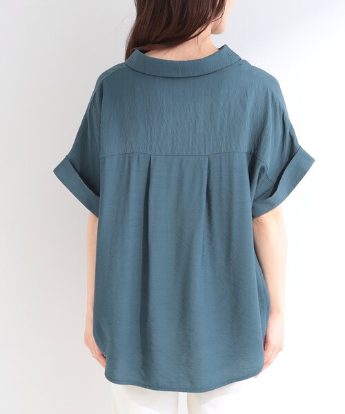 SHOO・LA・RUE(シューラルー)の「【ひんやり/S-LL/洗濯機可】インせず着られる 裾タック スキッパーシャツ(シャツ/ブラウス・レディース・ブラウン系/ブラック/ブルーグリーン/ナチュラル・03/02/04/01)」の11枚目の写真