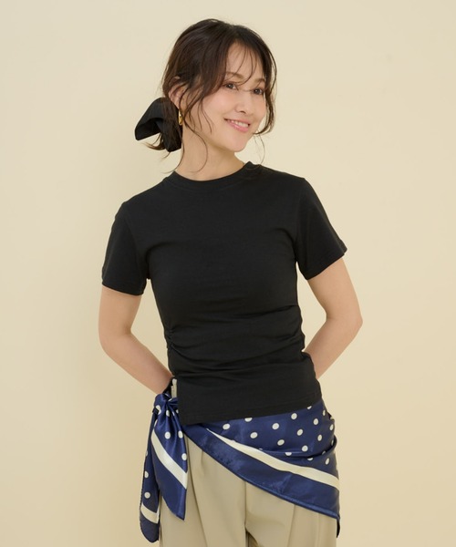 FMiBL(ファミル)の「スリットTシャツ(Tシャツ/カットソー・レディース・ホワイト/ブラック・FREE)」の1枚目の写真