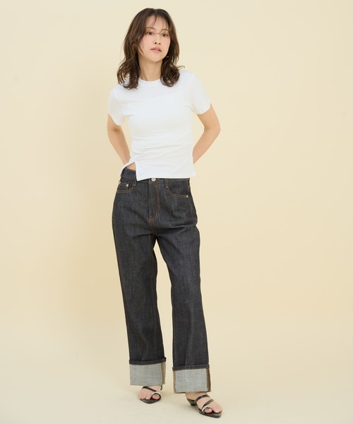 FMiBL(ファミル)の「スリットTシャツ(Tシャツ/カットソー・レディース・ホワイト/ブラック・FREE)」の4枚目の写真