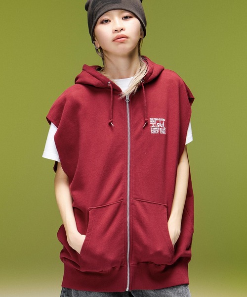 X-girl(エックスガール)の「SIGNBOARD LOGO ZIP UP SWEAT VEST(ベスト・レディース・アッシュ/ブラック/バーガンディー・S/M)」の4枚目の写真