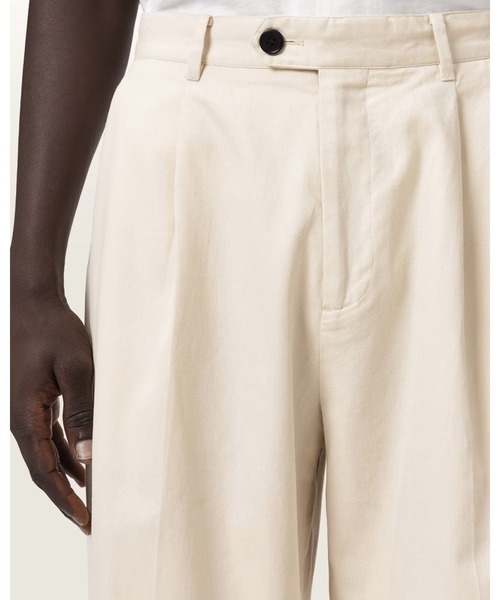 ALLSAINTS（オールセインツ）の「MIDAS WIDE LEG RELAXED FIT TROUSERS | MIDAS ワイド レッグ リラックス フィット トラウザー（その他パンツ・メンズ・ホワイト系その他・30/31/32/28）」の4枚目の写真
