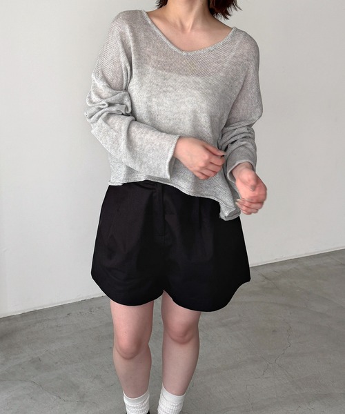 CANAL JEAN（キャナルジーン）の「El mar　リヨセルリネンVネックニット（ニット/セーター・レディース・ベージュ/ブラック/グレー・ONE SIZE）」の3枚目の写真