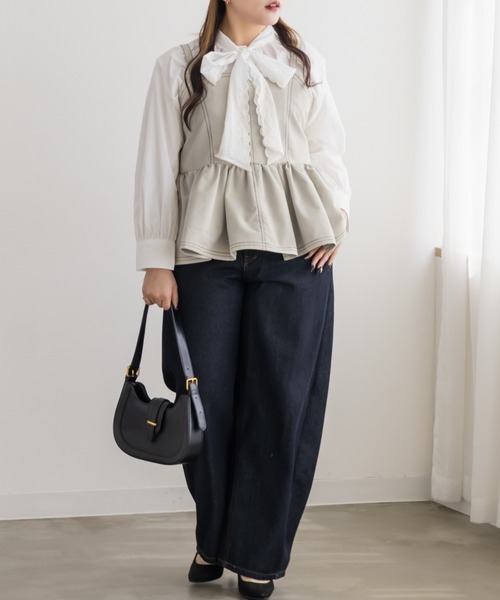 CLETTE（クレット）の「CLETTEオリジナルステッチラインペプラムビスチェ（その他トップス・レディース・ブラック/ライトベージュ/レッド・4L/3L/LL）」の4枚目の写真