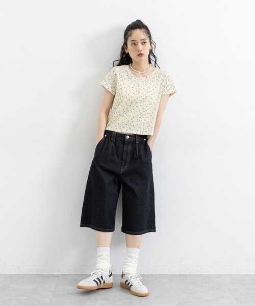 RAGEBLUE(レイジブルー)の「花柄コンパクトヘンリーネックTシャツ(Tシャツ/カットソー・レディース・ホワイト/パープル・FREE)」の5枚目の写真