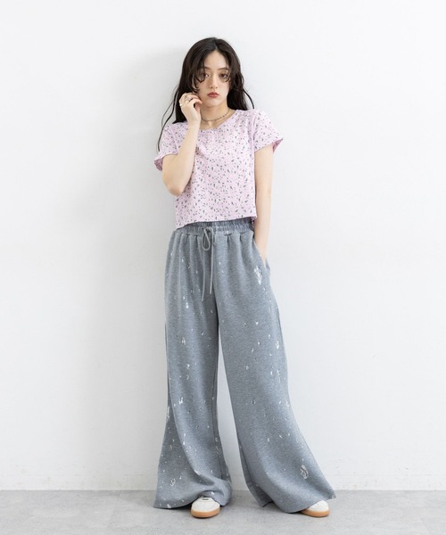 RAGEBLUE(レイジブルー)の「花柄コンパクトヘンリーネックTシャツ(Tシャツ/カットソー・レディース・ホワイト/パープル・FREE)」の7枚目の写真