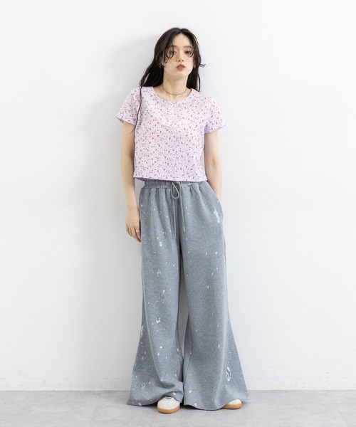 RAGEBLUE(レイジブルー)の「花柄コンパクトヘンリーネックTシャツ(Tシャツ/カットソー・レディース・ホワイト/パープル・FREE)」の8枚目の写真