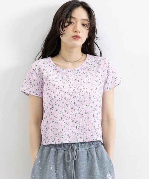 RAGEBLUE(レイジブルー)の「花柄コンパクトヘンリーネックTシャツ(Tシャツ/カットソー・レディース・ホワイト/パープル・FREE)」の9枚目の写真