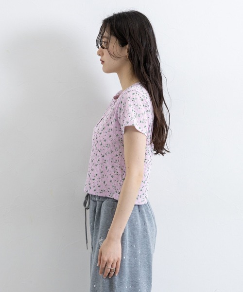 RAGEBLUE(レイジブルー)の「花柄コンパクトヘンリーネックTシャツ(Tシャツ/カットソー・レディース・ホワイト/パープル・FREE)」の11枚目の写真