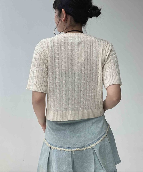 AS KNOW AS plus（アズノゥアズプラス）の「〇ロゴ刺繍 ケーブル編み半袖カーディガン（カーディガン/ボレロ・レディース・ホワイト×ブラック/シルバー/オフホワイト/ネイビー・FREE）」の9枚目の写真