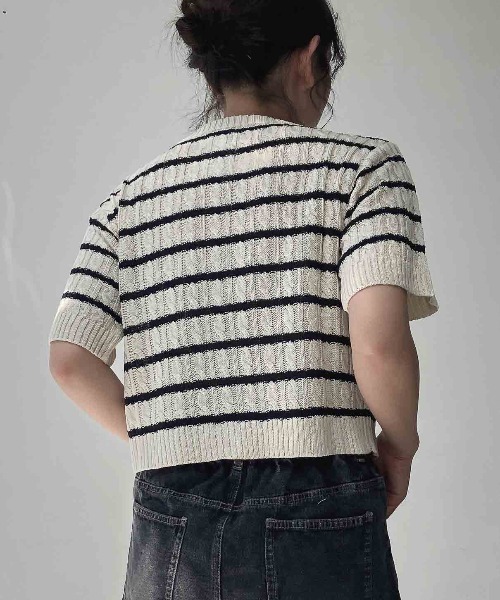 AS KNOW AS plus（アズノゥアズプラス）の「〇ロゴ刺繍 ケーブル編み半袖カーディガン（カーディガン/ボレロ・レディース・ホワイト×ブラック/シルバー/オフホワイト/ネイビー・FREE）」の16枚目の写真