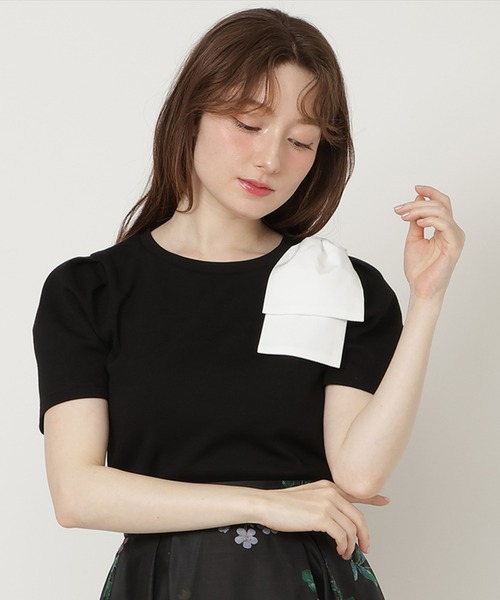 SWINGLE（スウィングル）の「【5/8(Fri)発売】ショルダーリボンカットソー（Tシャツ/カットソー・レディース・ピンク/オフホワイト/ブラック/ネイビー・FREE）」の2枚目の写真