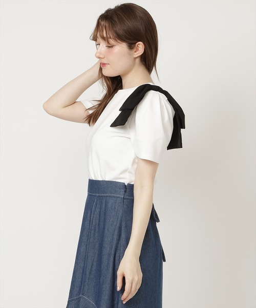 SWINGLE（スウィングル）の「【5/8(Fri)発売】ショルダーリボンカットソー（Tシャツ/カットソー・レディース・ピンク/オフホワイト/ブラック/ネイビー・FREE）」の6枚目の写真
