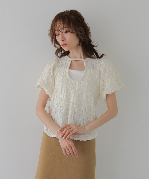 CLEIO（クレイオ）の「【CLEIO】ふくれジャガード２WAYパフスリーブプルオーバー BUBBLE JACQUARD 2WAY PUFF SLEEVE PULLOVER（Tシャツ/カットソー・レディース・アイボリー/チャコールグレー/ブラウン・FREE）」の5枚目の写真