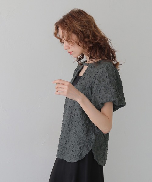 CLEIO（クレイオ）の「【CLEIO】ふくれジャガード２WAYパフスリーブプルオーバー BUBBLE JACQUARD 2WAY PUFF SLEEVE PULLOVER（Tシャツ/カットソー・レディース・アイボリー/チャコールグレー/ブラウン・FREE）」の21枚目の写真