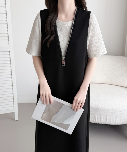 ABITOKYO(アビトーキョー)の「ジップアップVネックジャンパースカート(ジャンパースカート・レディース・カーキ/ブラック/チャコールグレー・M/L)」の2枚目の写真