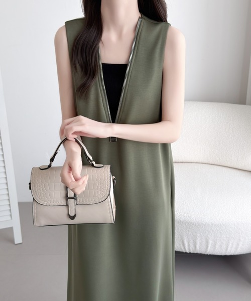ABITOKYO(アビトーキョー)の「ジップアップVネックジャンパースカート(ジャンパースカート・レディース・カーキ/ブラック/チャコールグレー・M/L)」の11枚目の写真