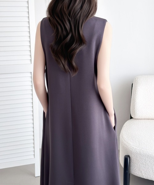 ABITOKYO(アビトーキョー)の「ジップアップVネックジャンパースカート(ジャンパースカート・レディース・カーキ/ブラック/チャコールグレー・M/L)」の14枚目の写真