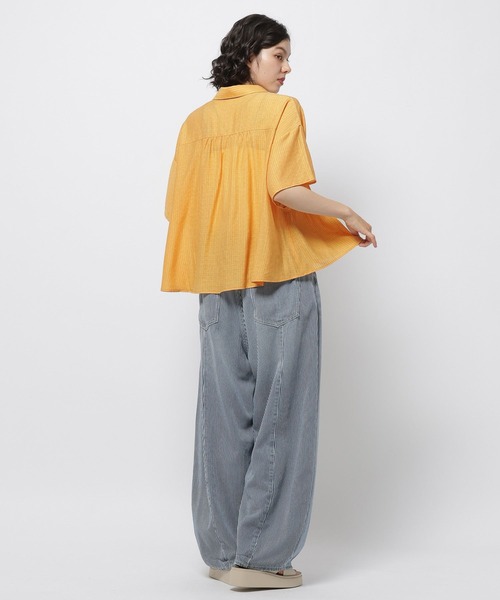 niko and...(ニコアンド)の「フロントシャーリングシャツ(シャツ/ブラウス・レディース・セージグリーン/オフホワイト/ダークブラウン/オレンジ・MEDIUM/LARGE)」の13枚目の写真