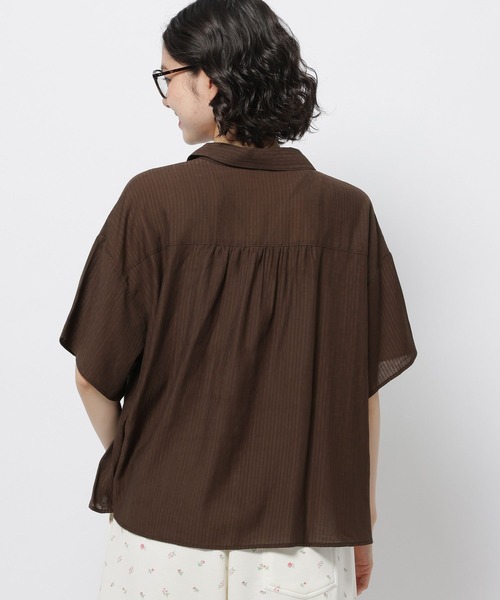 niko and...(ニコアンド)の「フロントシャーリングシャツ(シャツ/ブラウス・レディース・セージグリーン/オフホワイト/ダークブラウン/オレンジ・MEDIUM/LARGE)」の17枚目の写真