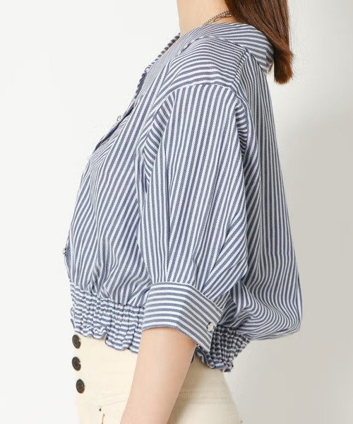GORGE(ゴージ)の「5分裾シャーリングブラウス(シャツ/ブラウス・レディース・ネイビー/オフホワイト/ラベンダー・F)」の5枚目の写真