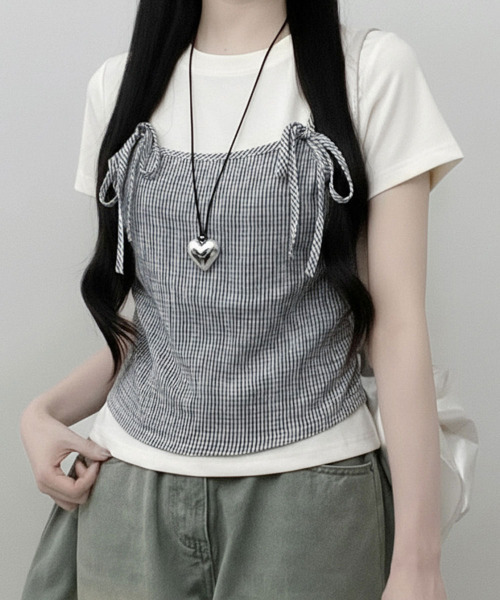 VIVID LADY(ビビッドレディー)の「チェックキャミトップレイヤード風 半袖Tシャツ(Tシャツ/カットソー・レディース・グレー/アイボリー・FREE)」の2枚目の写真