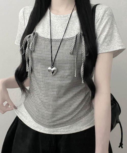 VIVID LADY(ビビッドレディー)の「チェックキャミトップレイヤード風 半袖Tシャツ(Tシャツ/カットソー・レディース・グレー/アイボリー・FREE)」の3枚目の写真