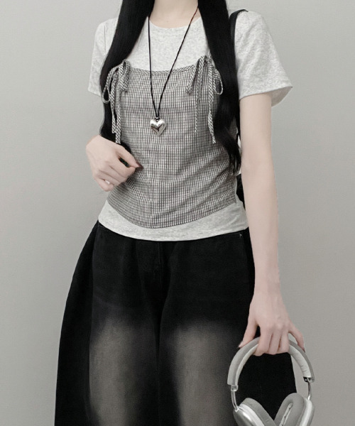 VIVID LADY(ビビッドレディー)の「チェックキャミトップレイヤード風 半袖Tシャツ(Tシャツ/カットソー・レディース・グレー/アイボリー・FREE)」の4枚目の写真