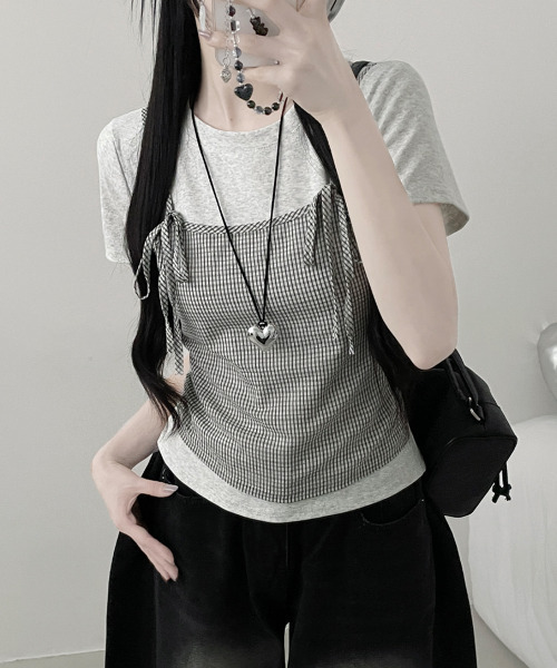 VIVID LADY(ビビッドレディー)の「チェックキャミトップレイヤード風 半袖Tシャツ(Tシャツ/カットソー・レディース・グレー/アイボリー・FREE)」の5枚目の写真
