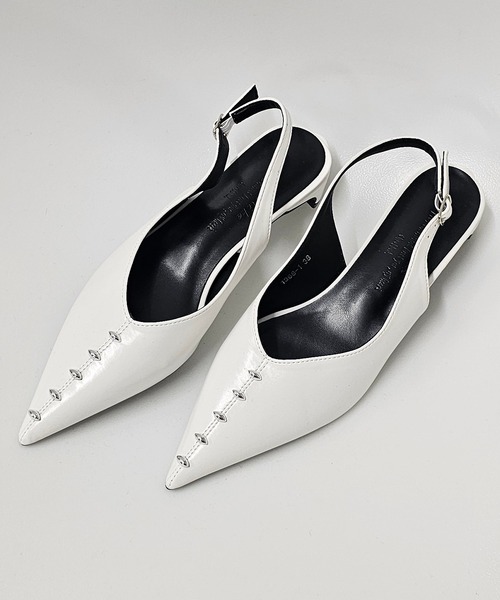 ANOTHER S(アナザーエス)の「メタルポイントスリングバックパンプス(パンプス・レディース・ホワイト/ブラック・37/38/39)」の10枚目の写真