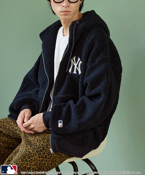 PUBLUX(パブリュクス)の「PUBLUX/パブリュクス 別注 MLB ボア フーディー 限定展開(パーカー・メンズ・ブラック/ベージュ/ネイビー/ブラウン・SMALL/LARGE/MEDIUM)」の5枚目の写真
