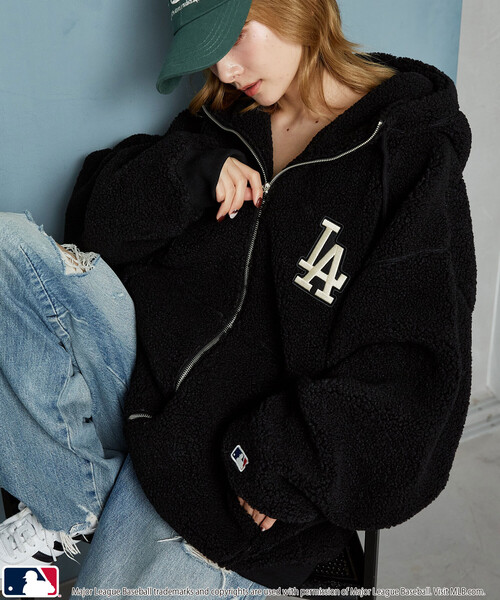 PUBLUX(パブリュクス)の「PUBLUX/パブリュクス 別注 MLB ボア フーディー 限定展開(パーカー・メンズ・ブラック/ベージュ/ネイビー/ブラウン・SMALL/LARGE/MEDIUM)」の21枚目の写真