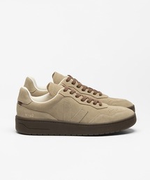 VEJA V-90 スエードスニーカー
